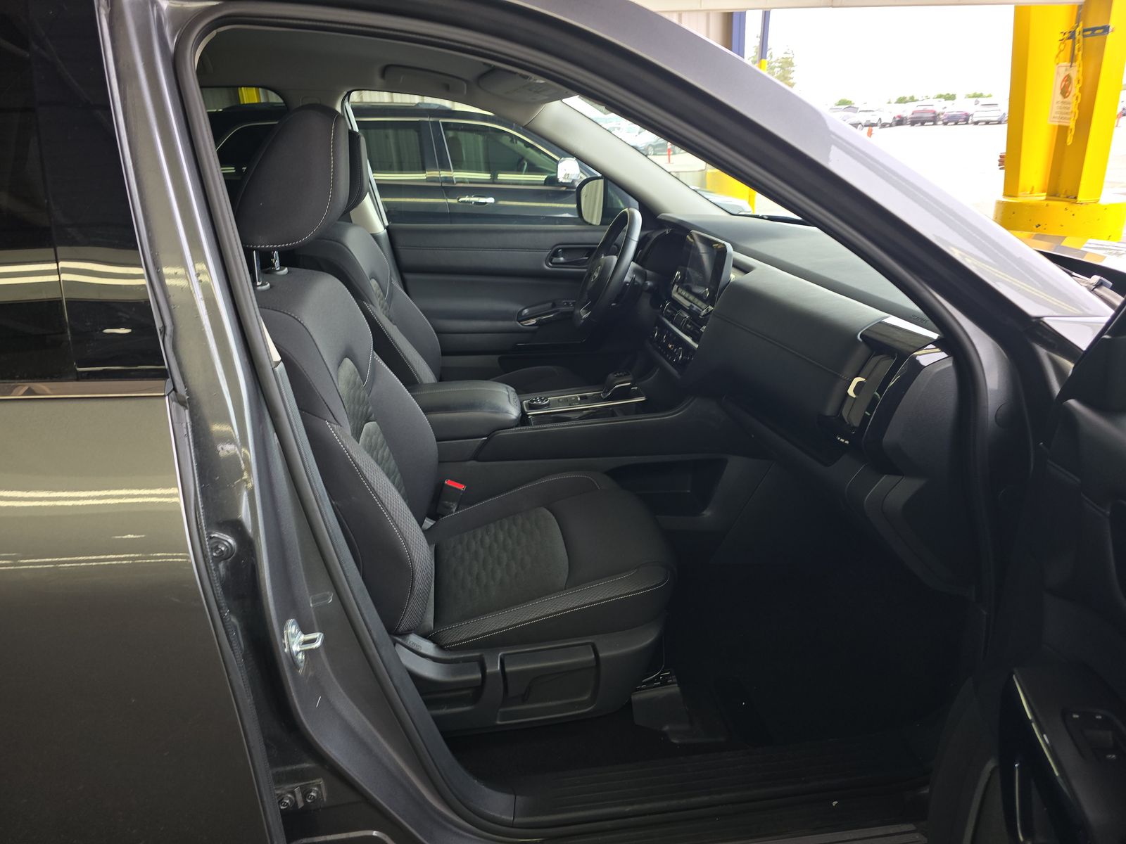 2025 Nissan Pathfinder SV AWD