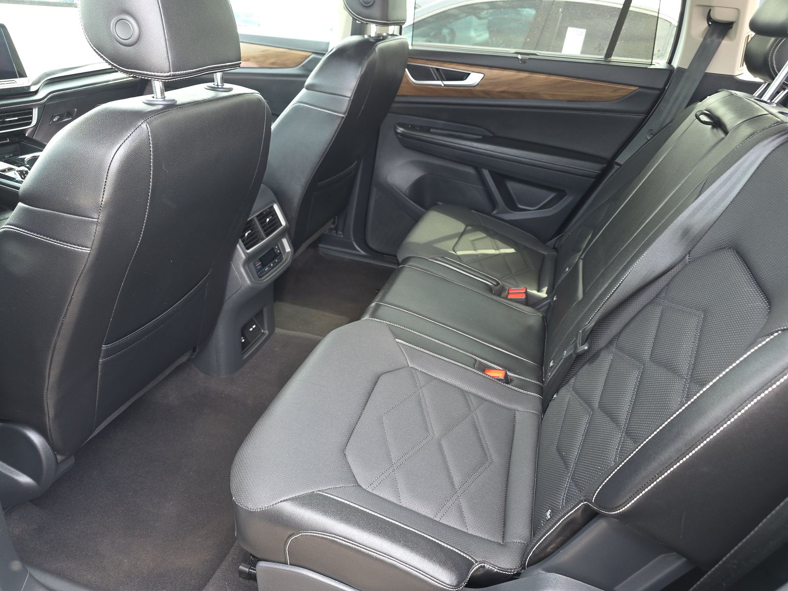 2024 Volkswagen Atlas 2.0T SE FWD