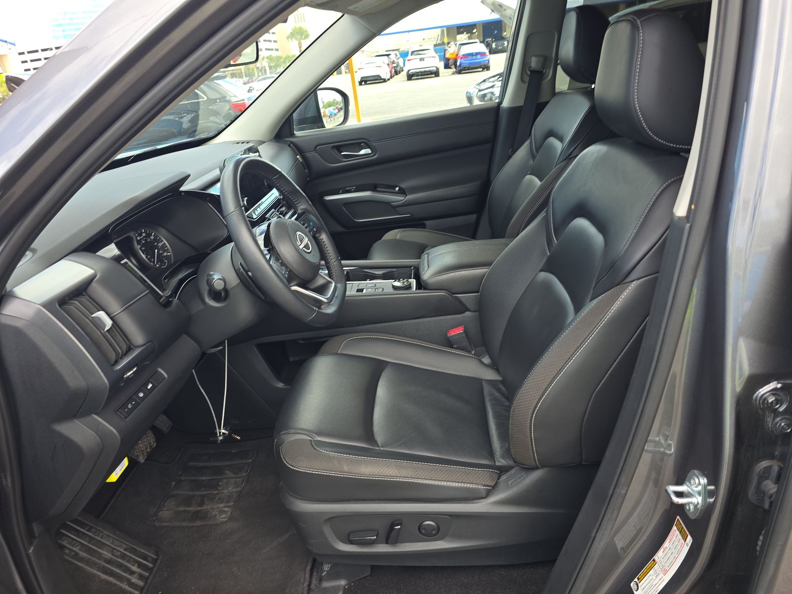 2025 Nissan Pathfinder SL AWD