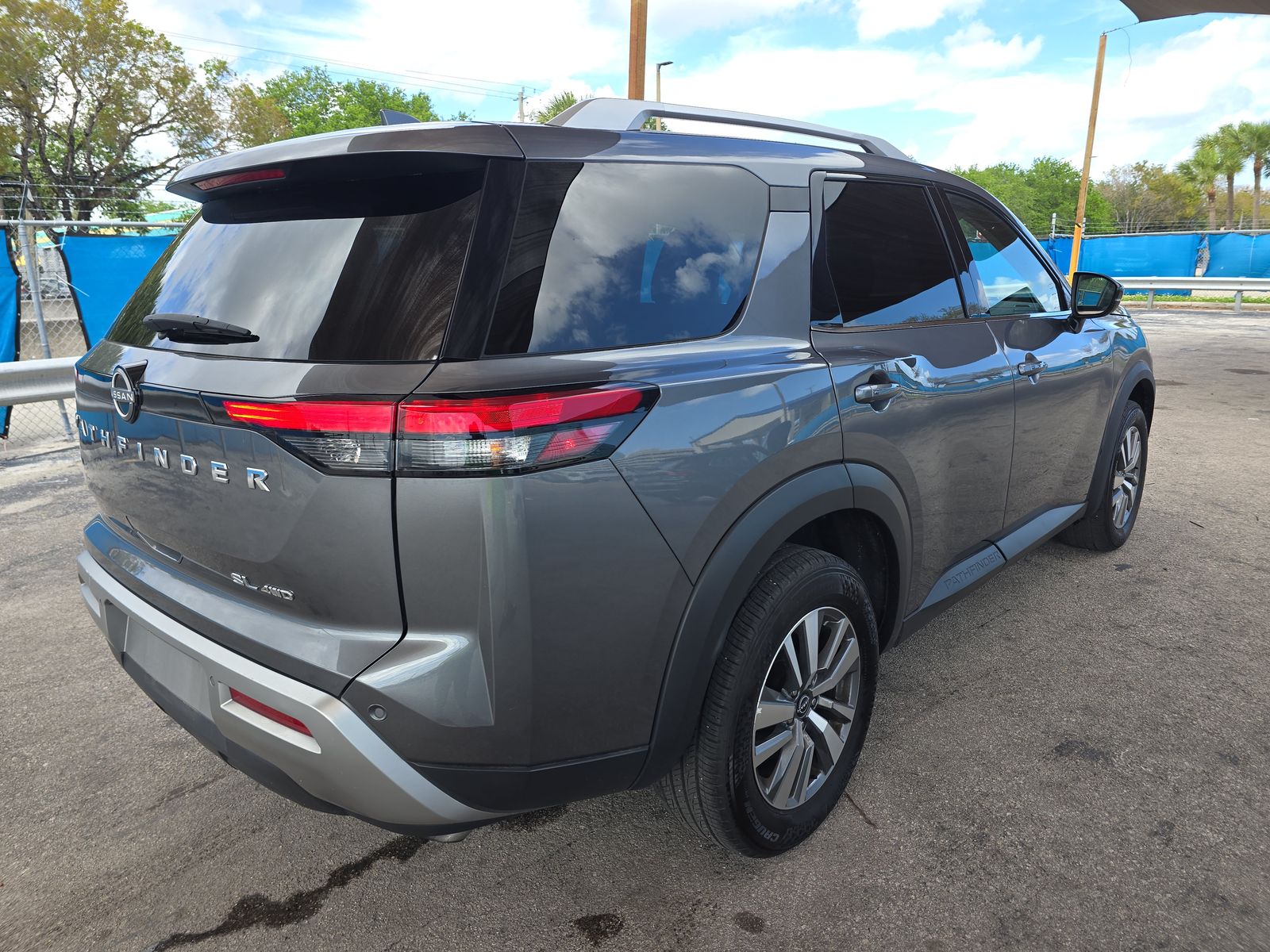 2025 Nissan Pathfinder SL AWD