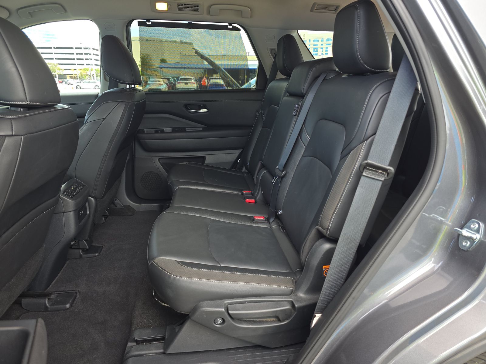 2025 Nissan Pathfinder SL AWD