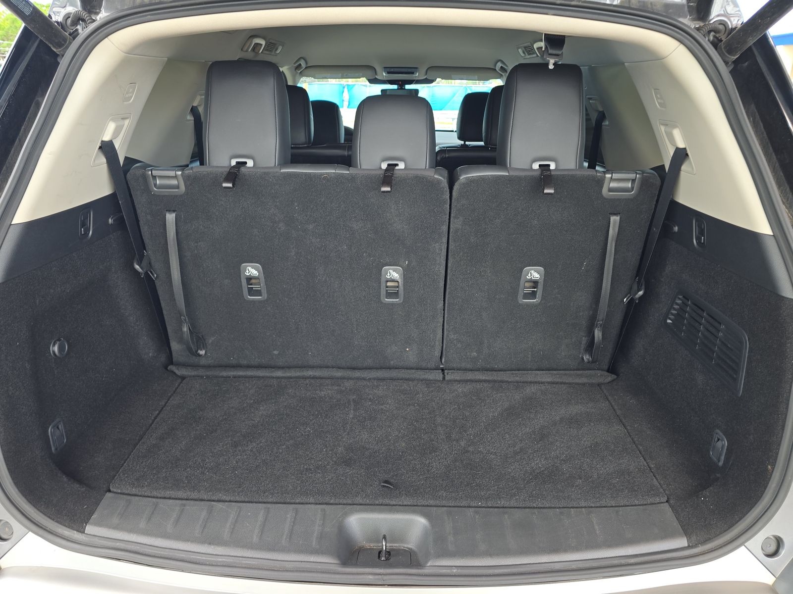 2025 Nissan Pathfinder SL AWD