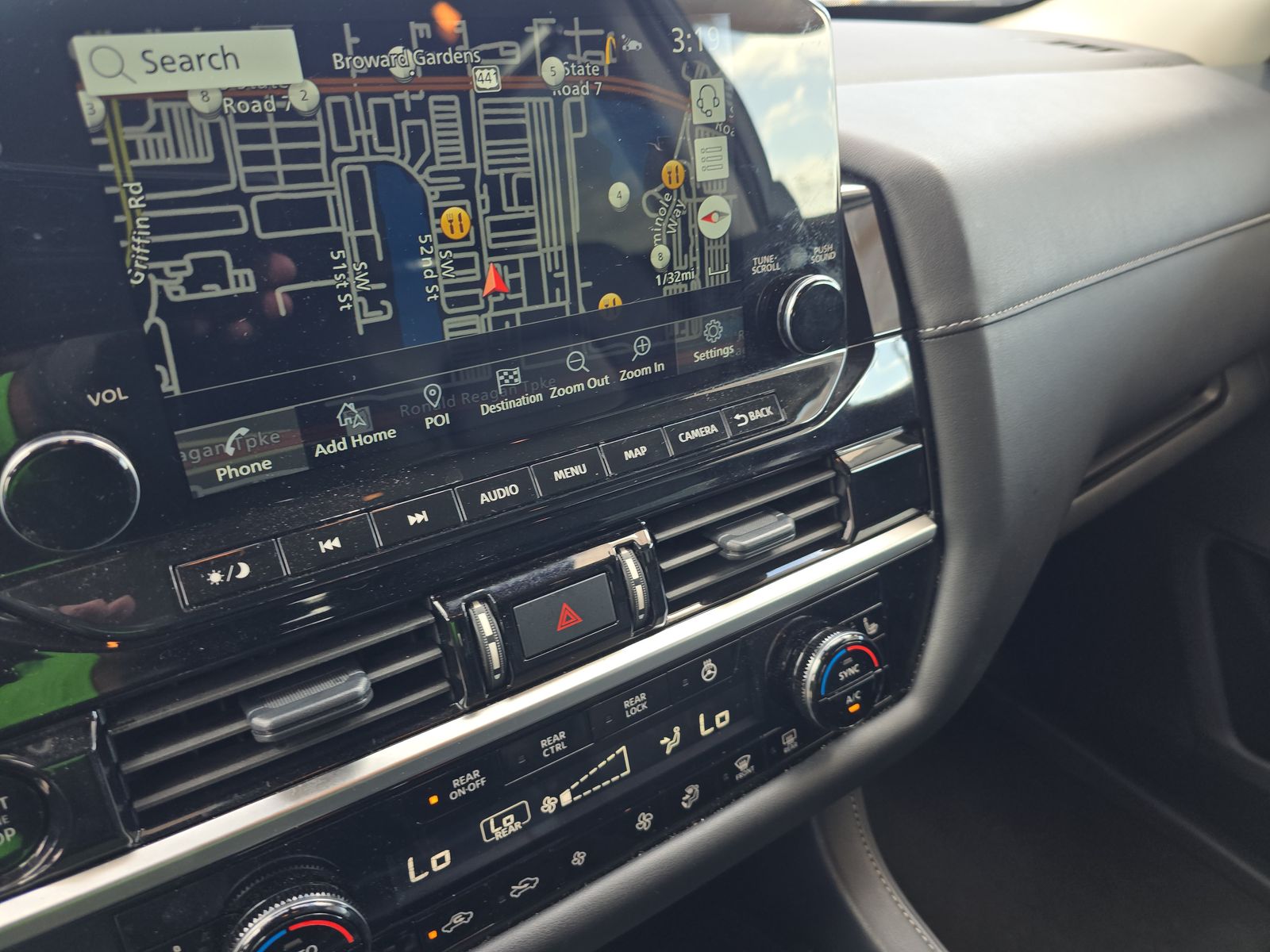 2025 Nissan Pathfinder SL AWD