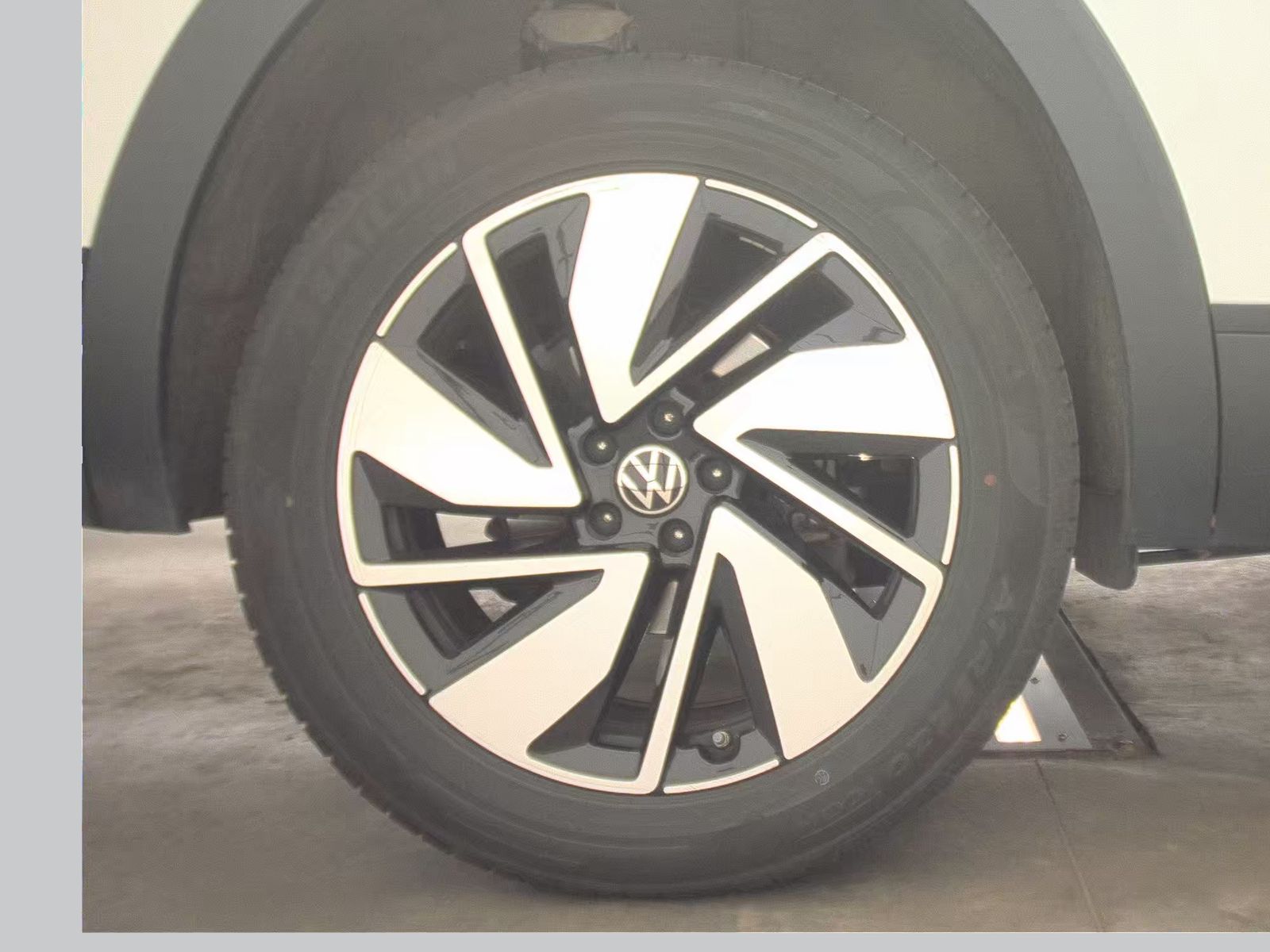 2025 Volkswagen Atlas 2.0T SE FWD