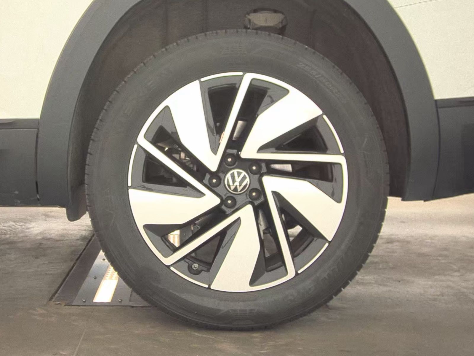 2025 Volkswagen Atlas 2.0T SE FWD