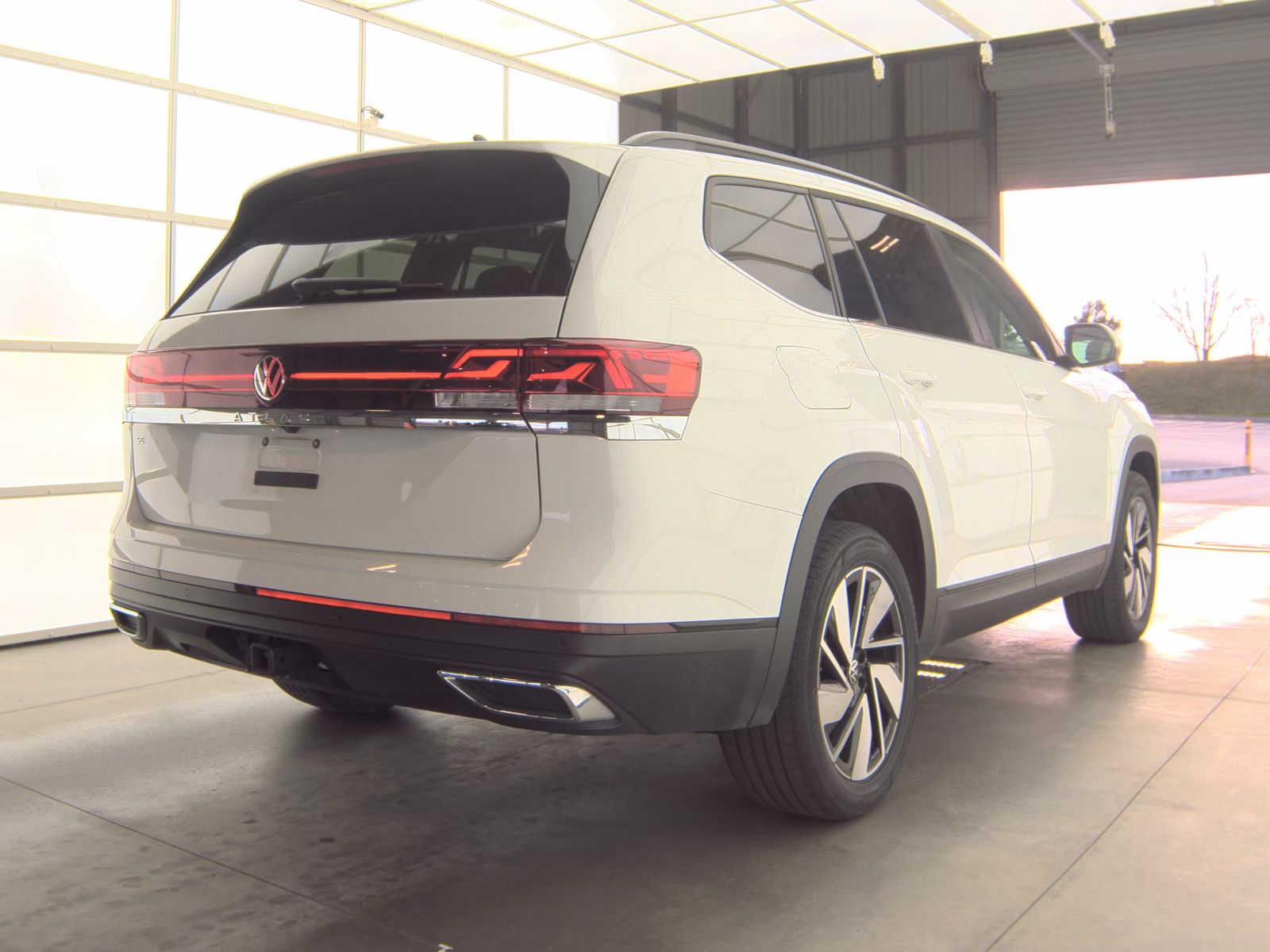 2025 Volkswagen Atlas 2.0T SE FWD