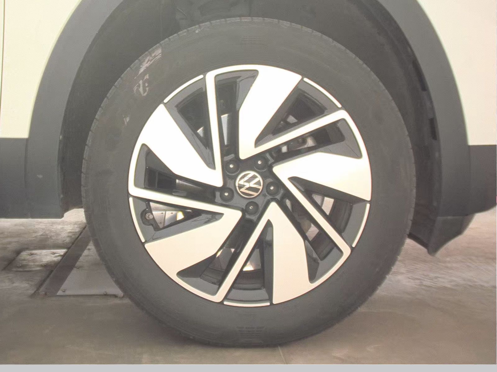 2025 Volkswagen Atlas 2.0T SE FWD