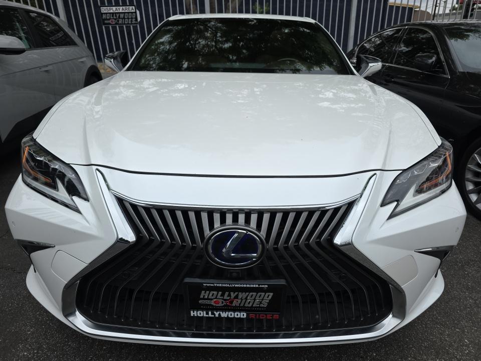 2019 Lexus ES ES 300h Luxury FWD
