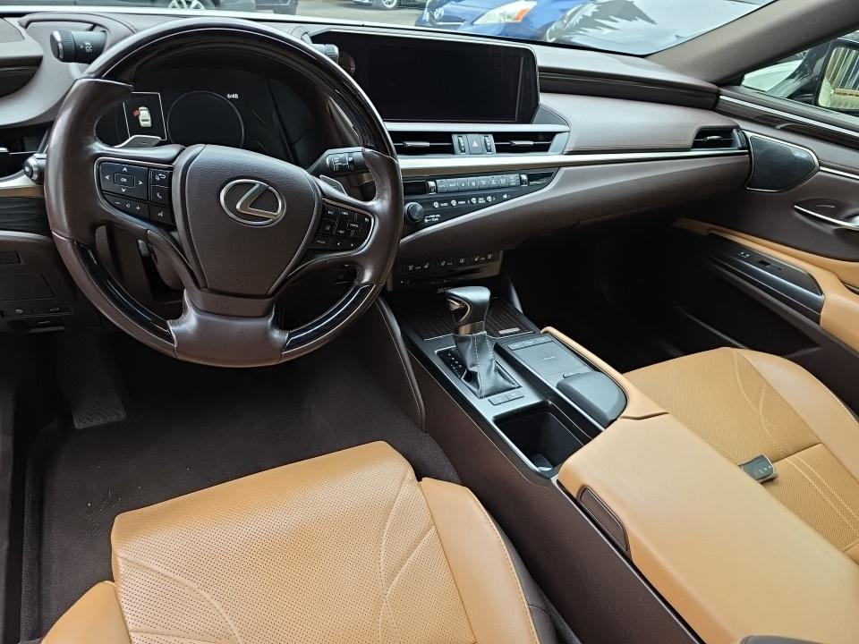 2019 Lexus ES ES 300h Luxury FWD