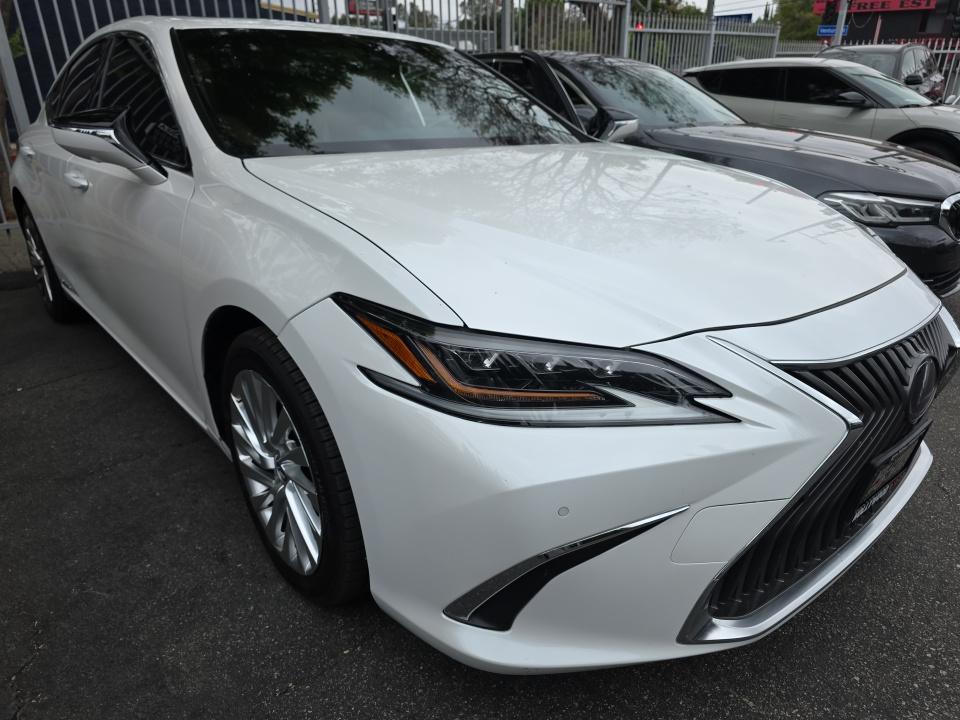 2019 Lexus ES ES 300h Luxury FWD