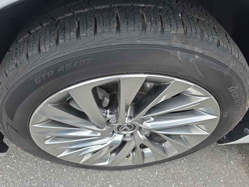 2019 Lexus ES ES 300h Luxury FWD