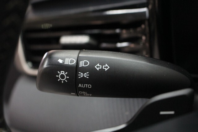 2025 Toyota Camry SE FWD