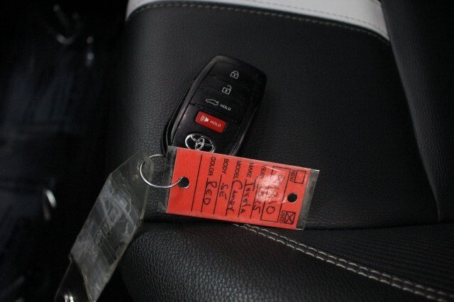 2025 Toyota Camry SE FWD