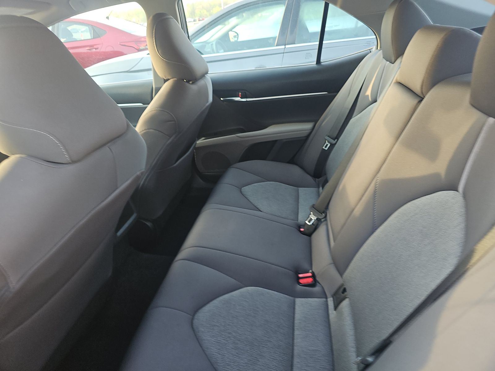 2022 Toyota Camry Hybrid LE FWD