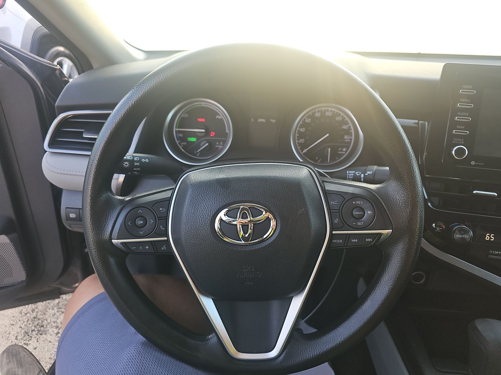 2022 Toyota Camry Hybrid LE FWD