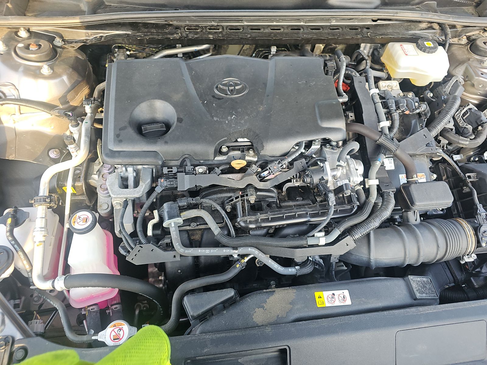 2022 Toyota Camry Hybrid LE FWD