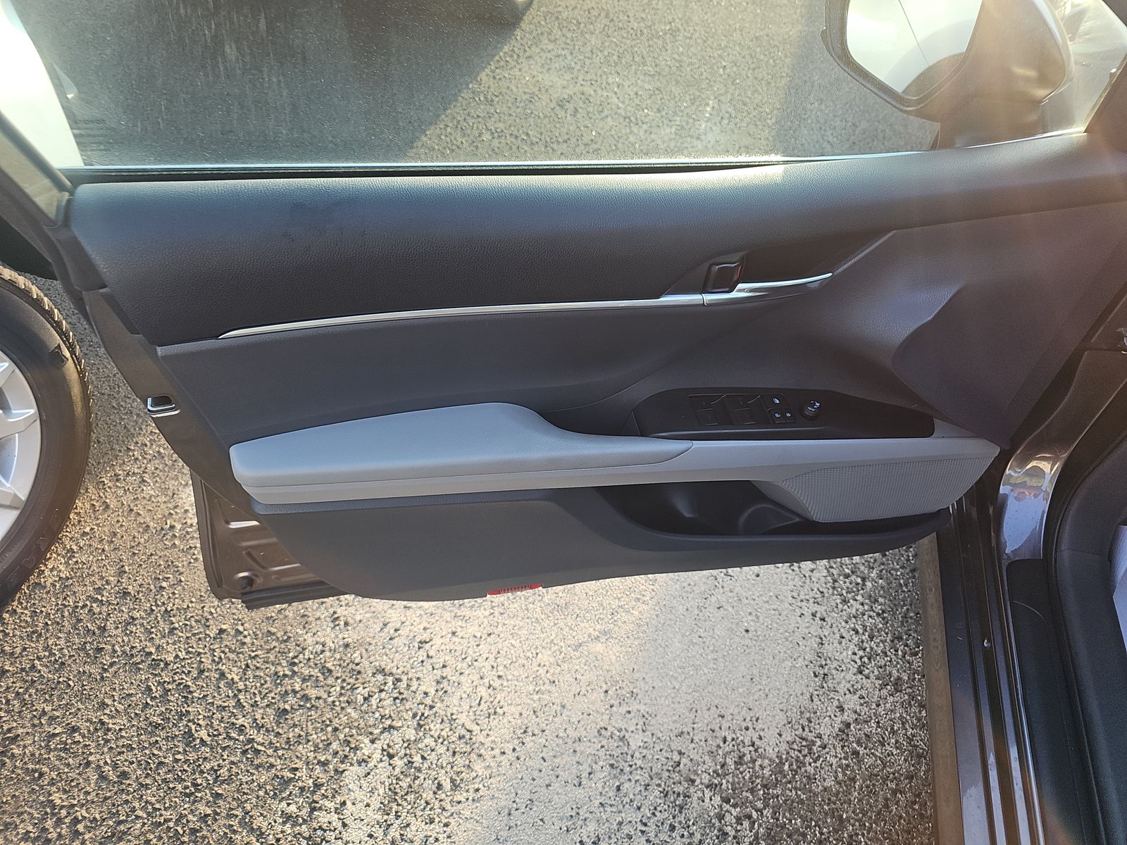 2022 Toyota Camry Hybrid LE FWD