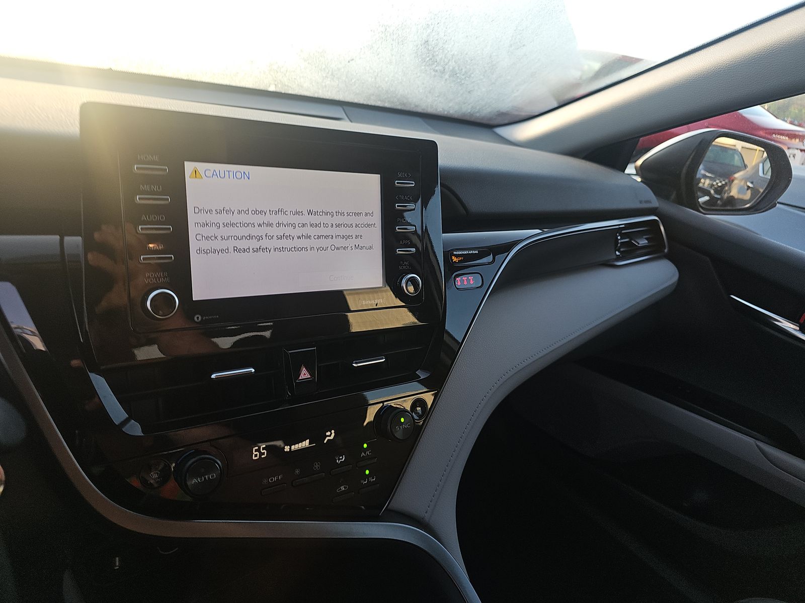 2022 Toyota Camry Hybrid LE FWD