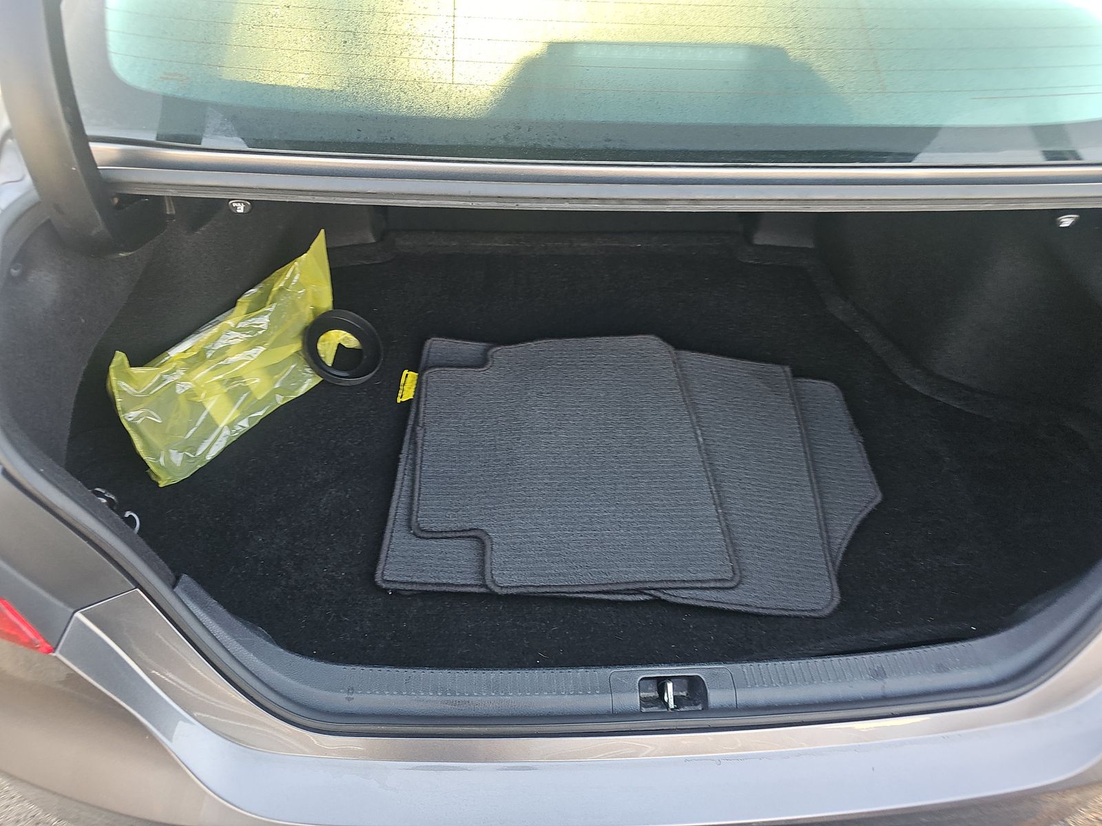 2022 Toyota Camry Hybrid LE FWD