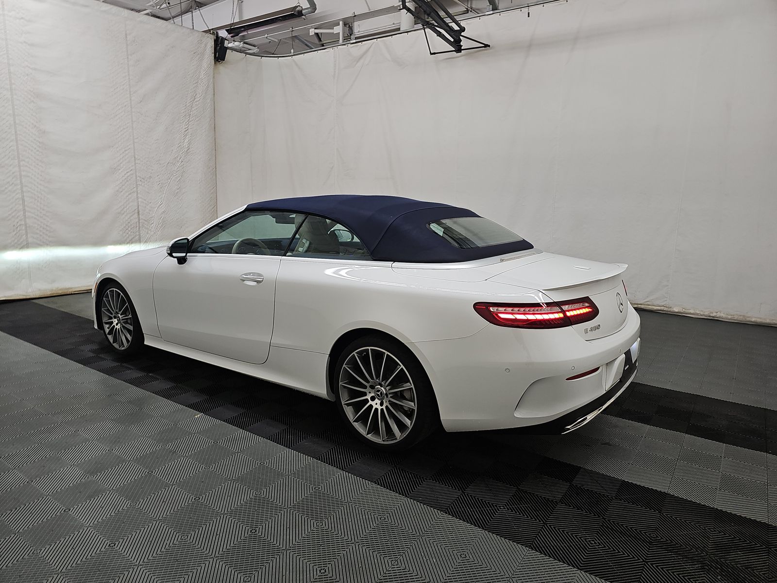 MERCEDES-BENZ E-CLASS - 7