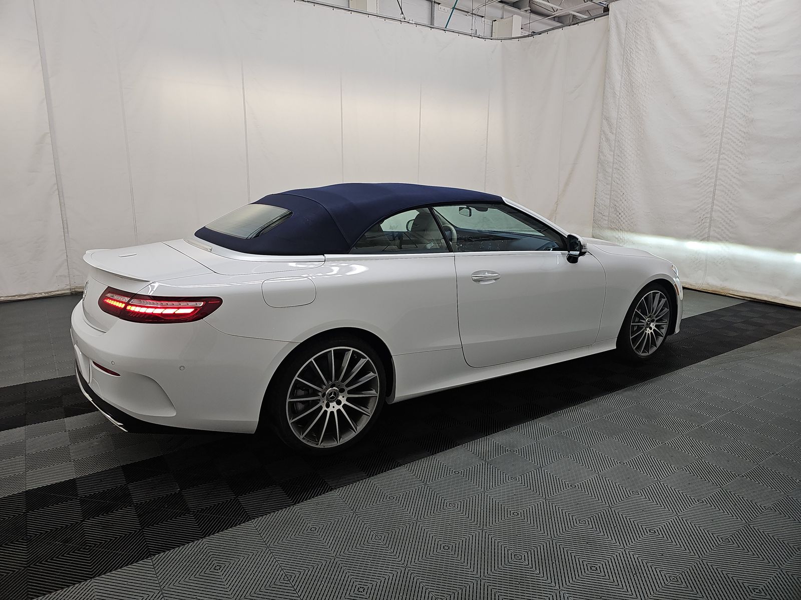 MERCEDES-BENZ E-CLASS - 5