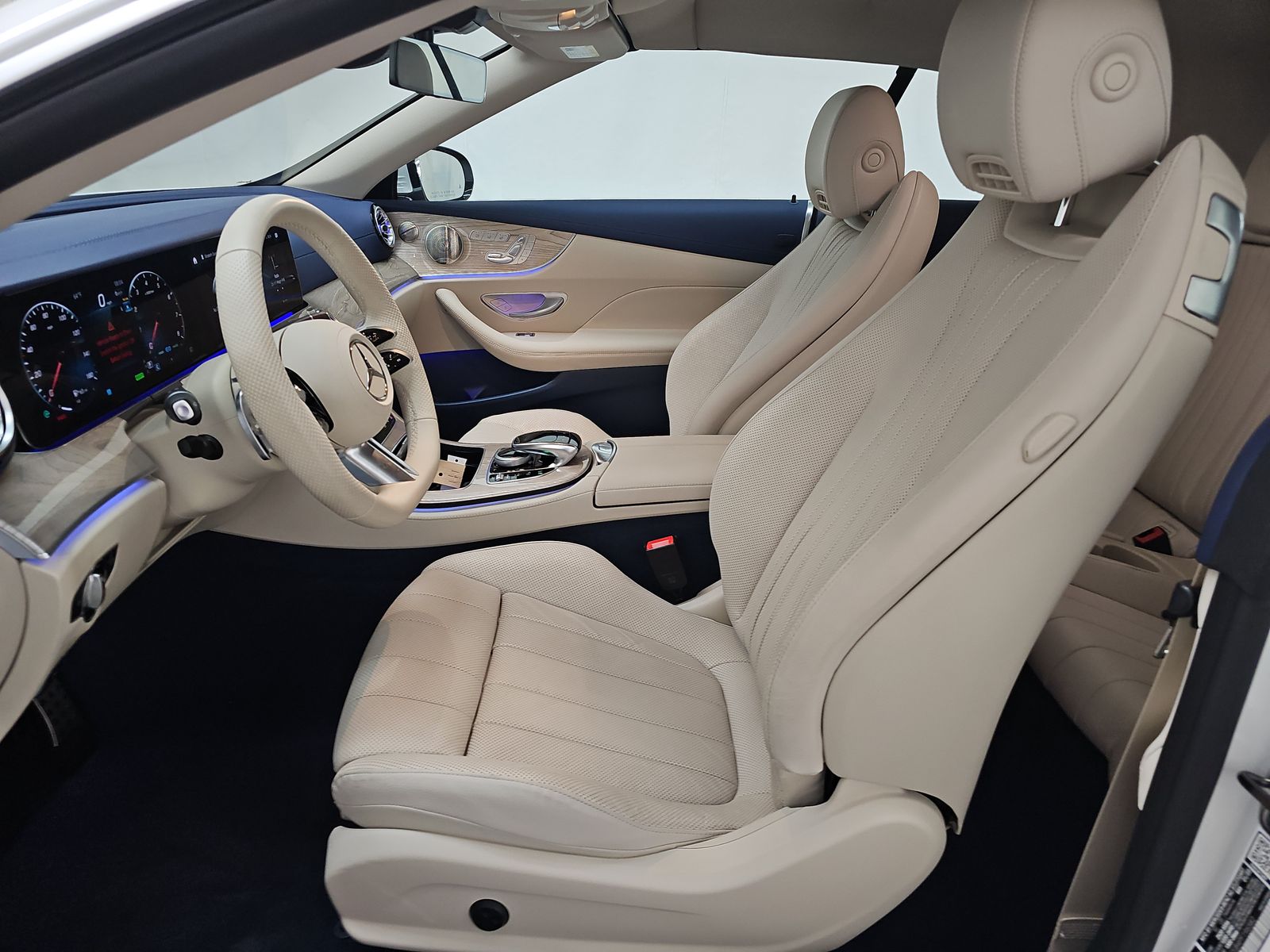 MERCEDES-BENZ E-CLASS - 8