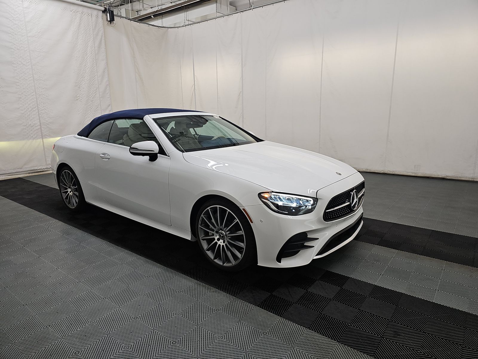 MERCEDES-BENZ E-CLASS - 4