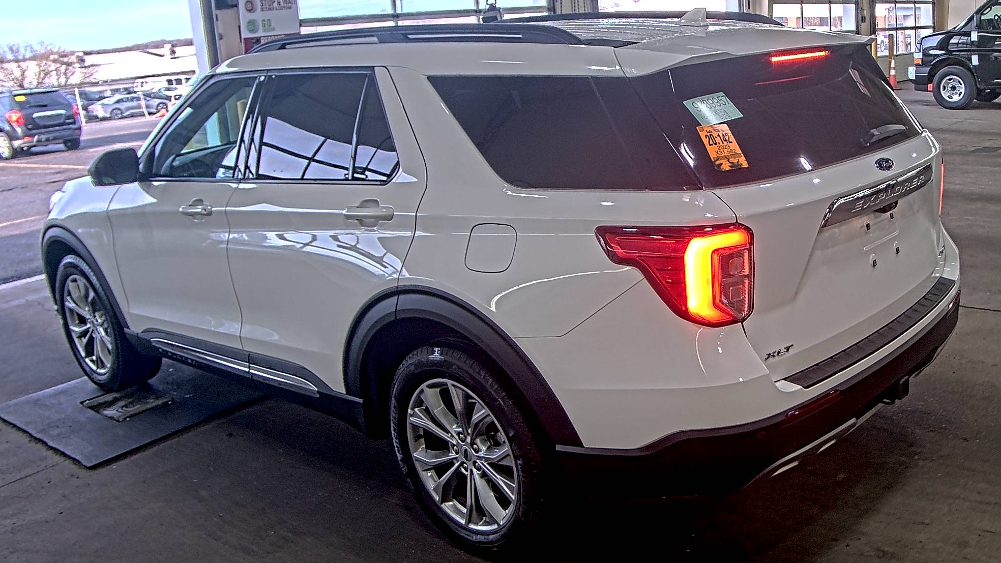2023 Ford Explorer XLT AWD