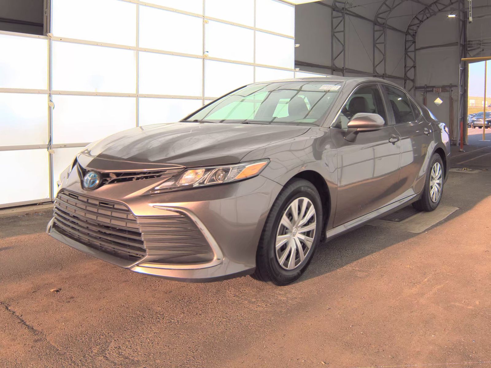 2022 Toyota Camry Hybrid LE FWD