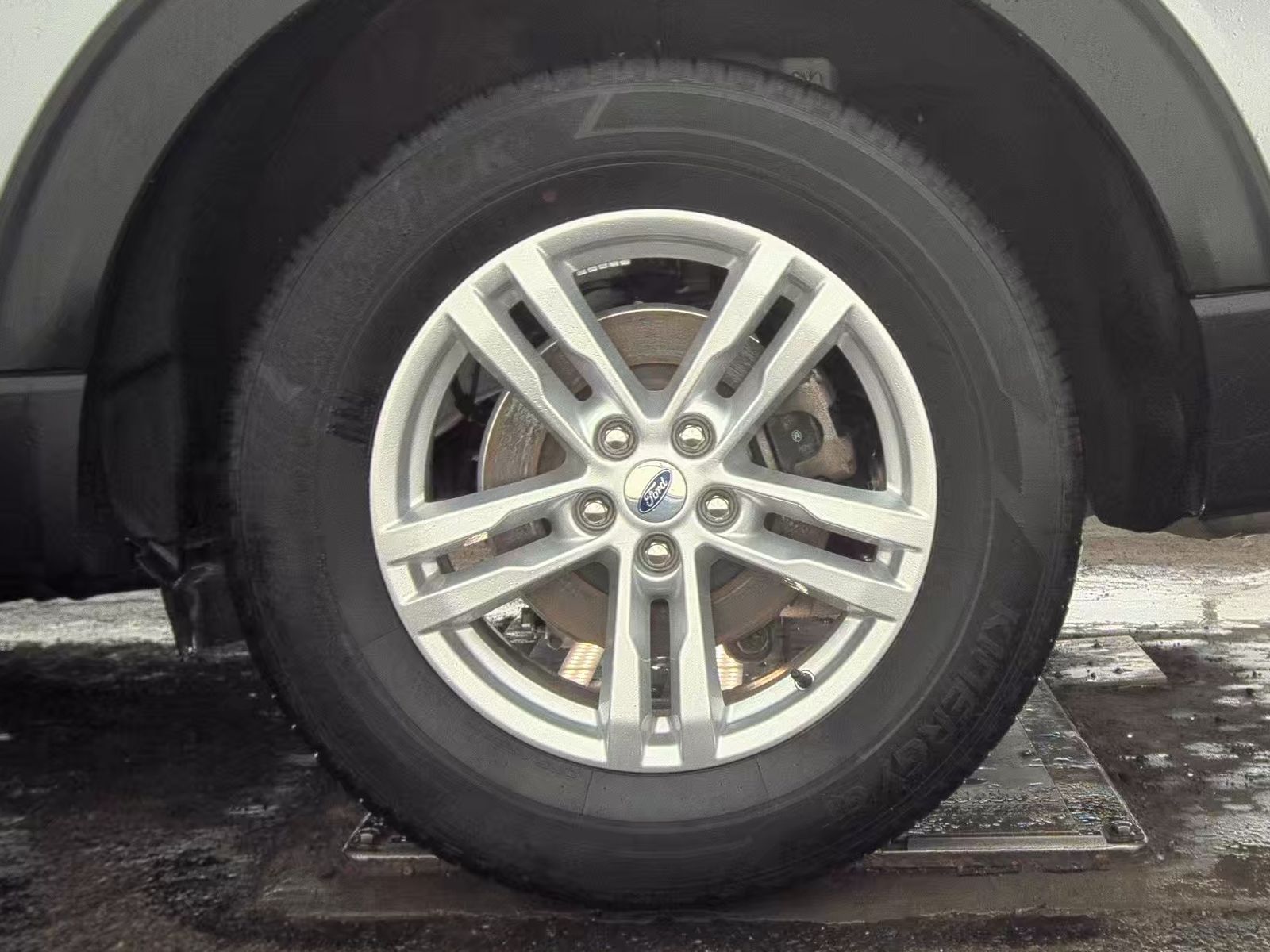 2023 Ford Explorer XLT AWD