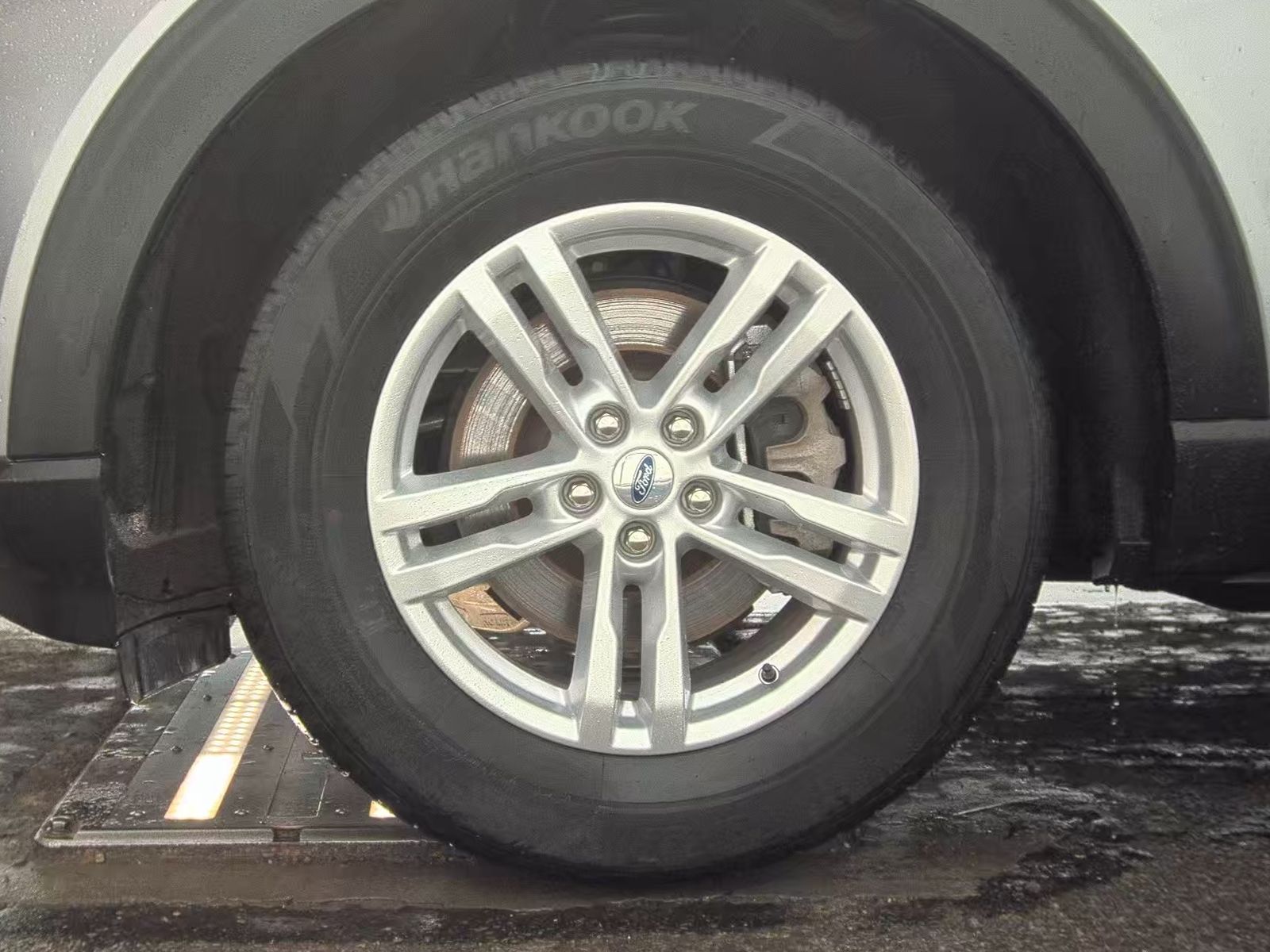 2023 Ford Explorer XLT AWD