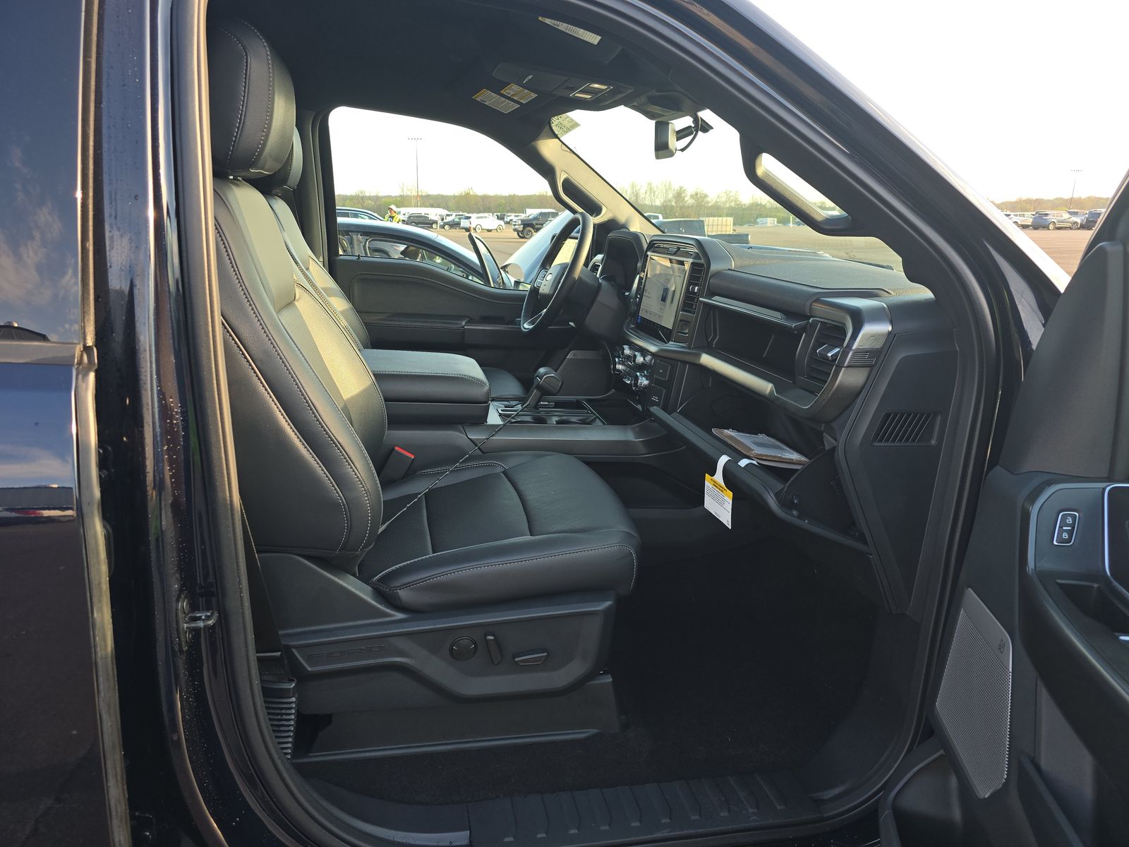 2025 Ford F-150 Lariat AWD