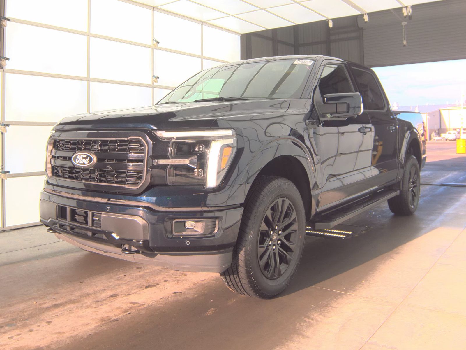 2025 Ford F-150 Lariat AWD