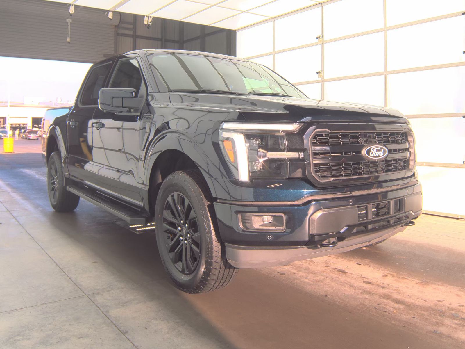 2025 Ford F-150 Lariat AWD