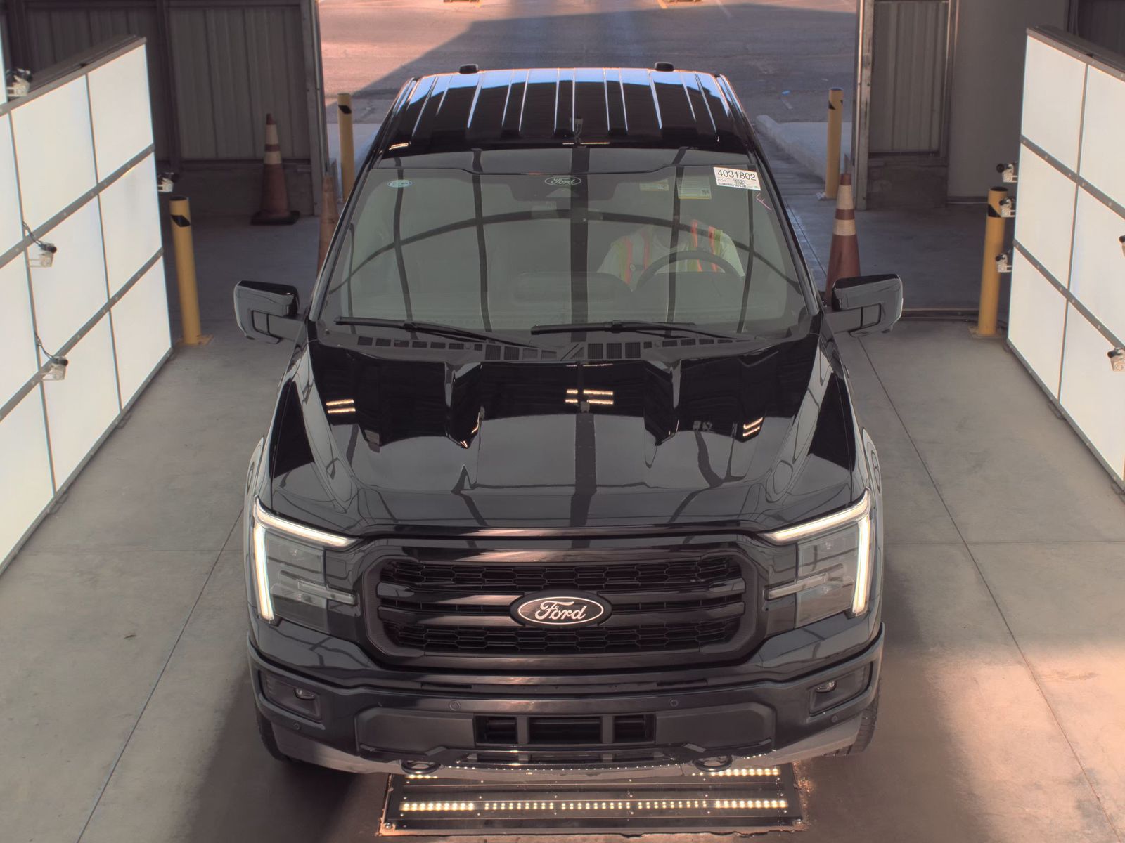 2025 Ford F-150 Lariat AWD