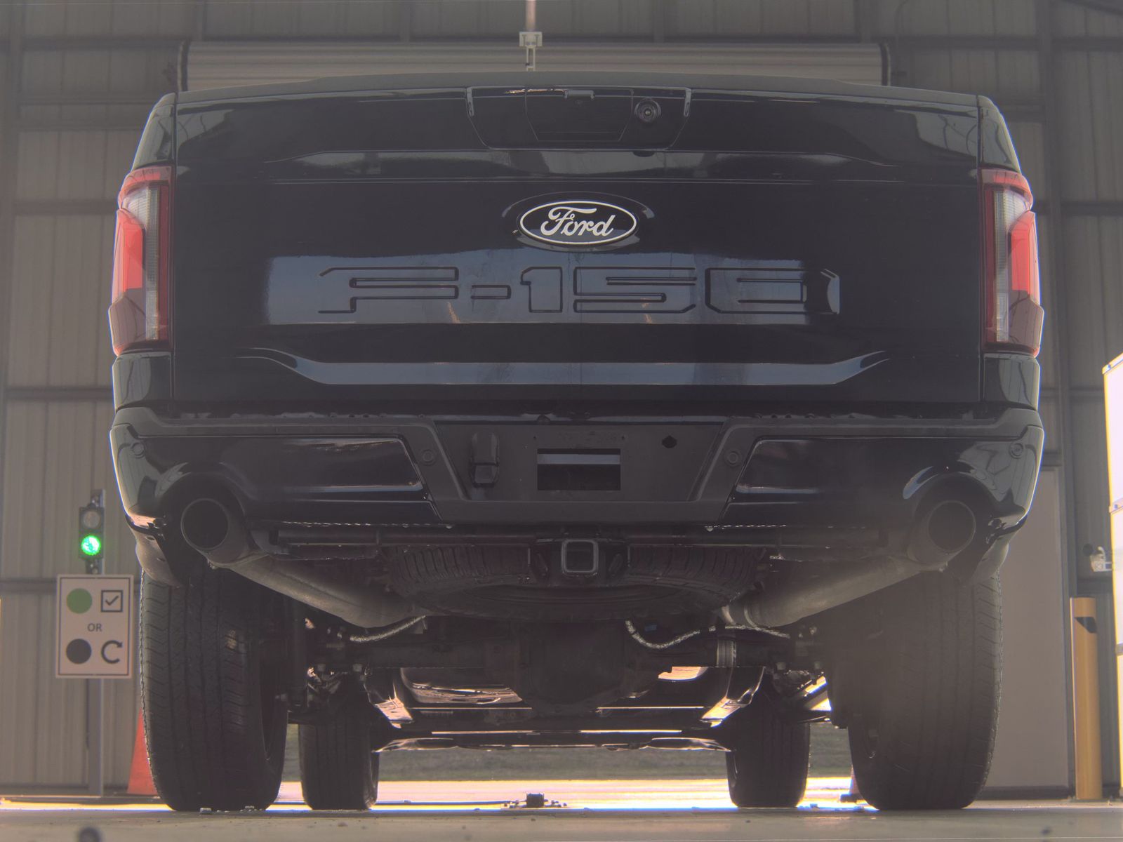 2025 Ford F-150 Lariat AWD