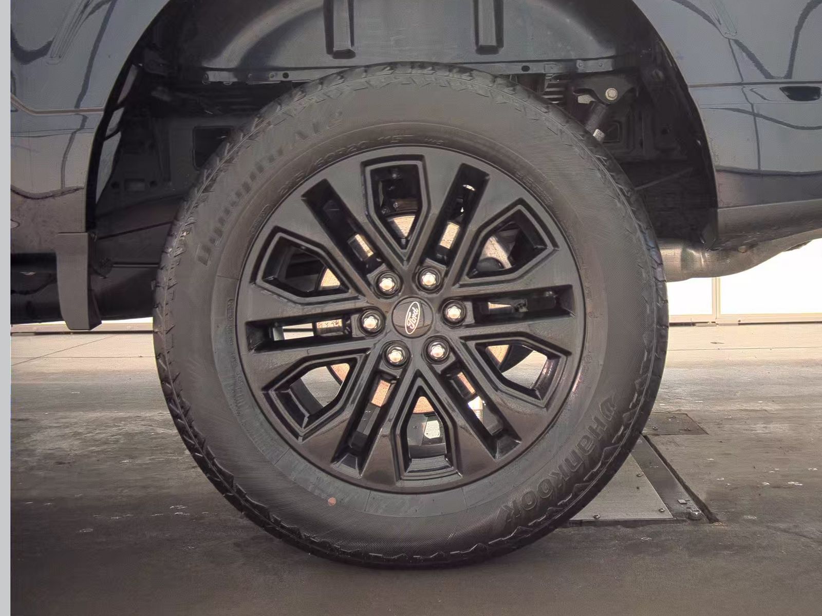 2025 Ford F-150 Lariat AWD