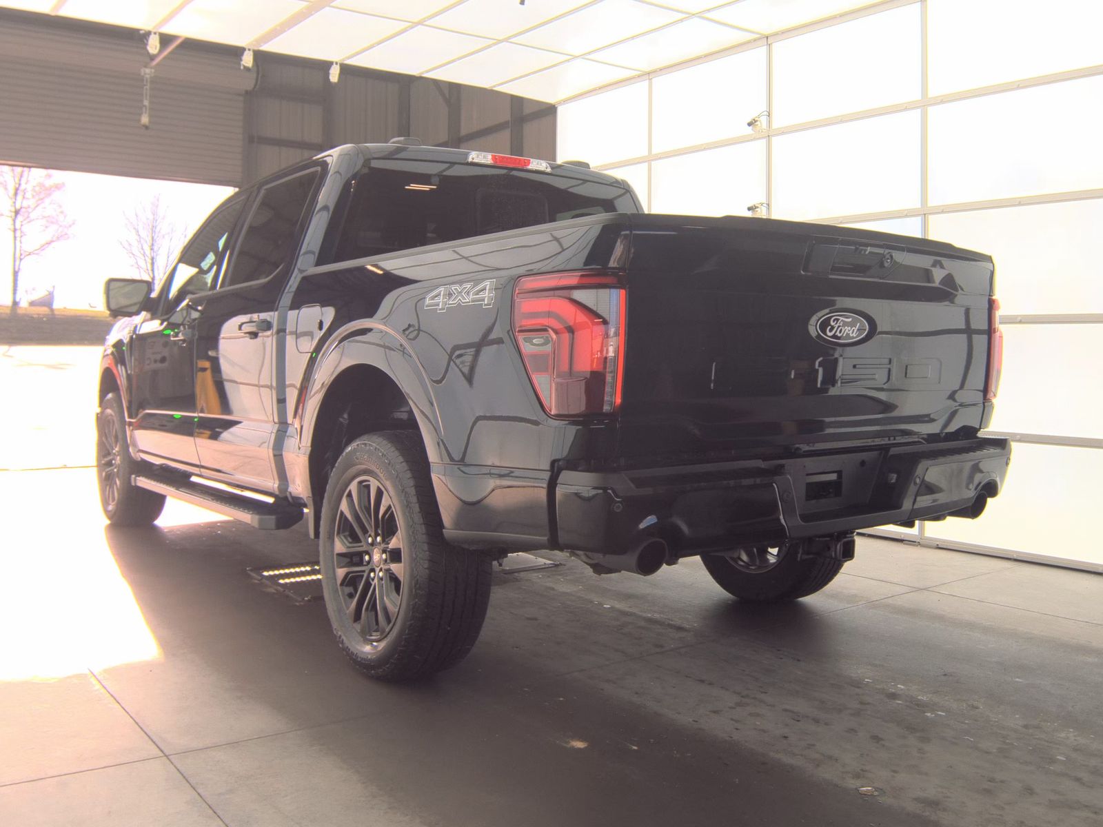 2025 Ford F-150 Lariat AWD