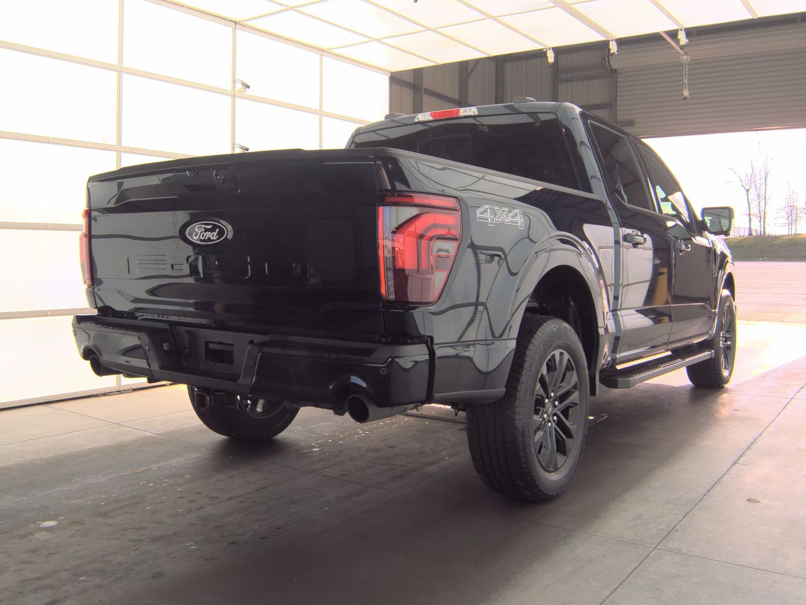 2025 Ford F-150 Lariat AWD