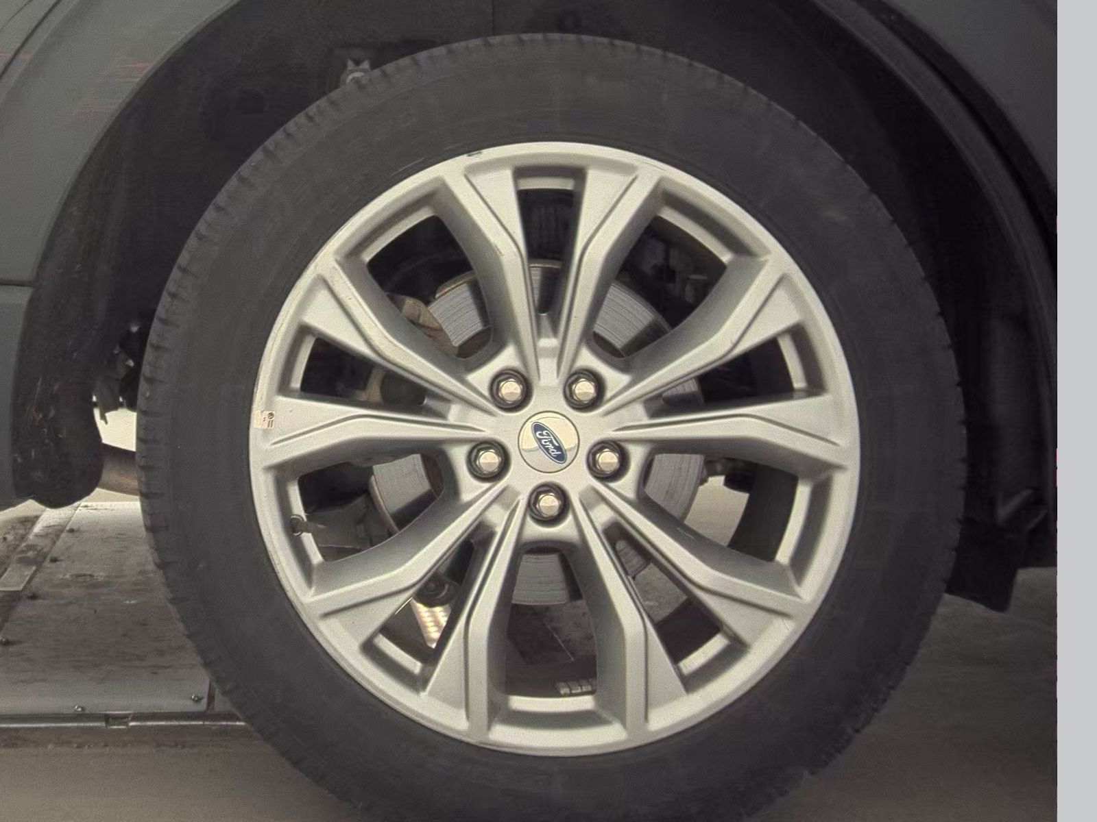 2023 Ford Explorer Limited RWD