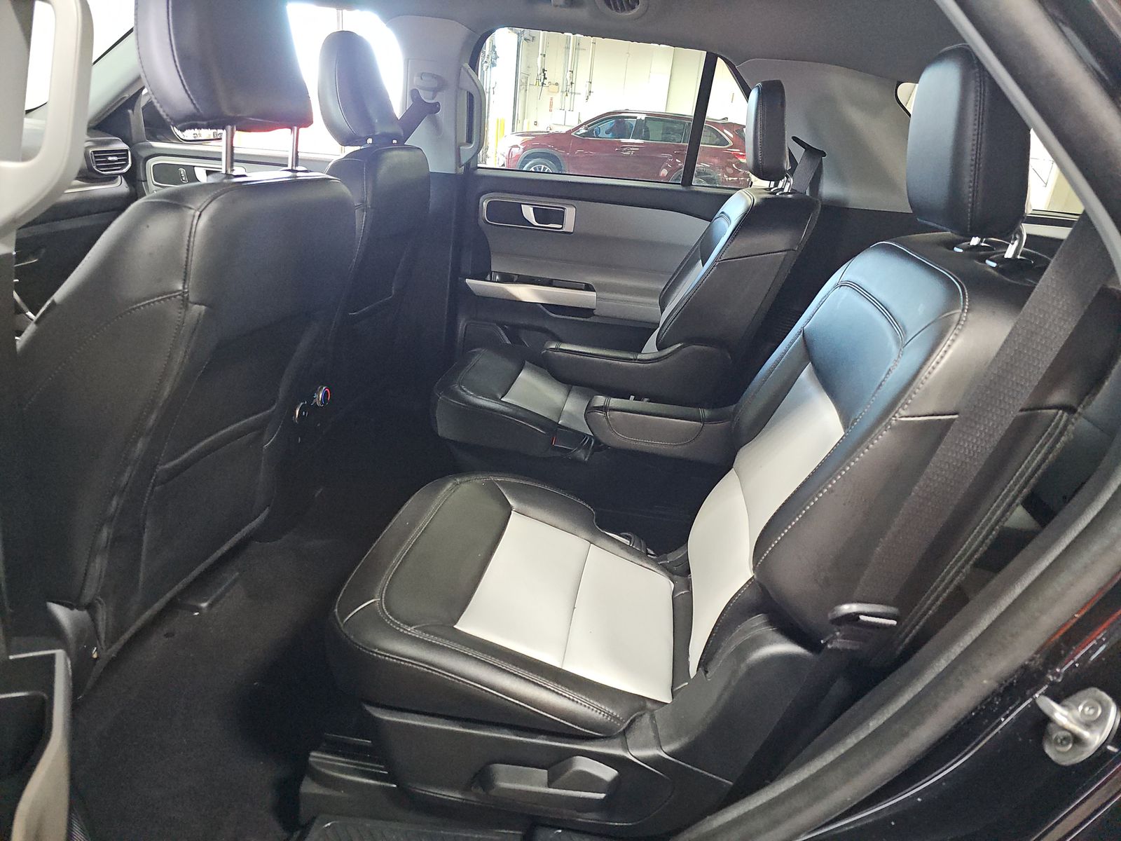 2023 Ford Explorer XLT AWD