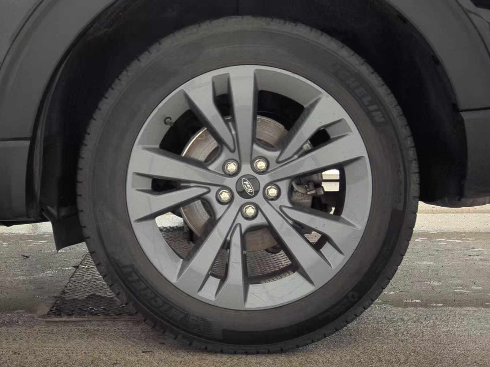 2023 Ford Explorer XLT AWD