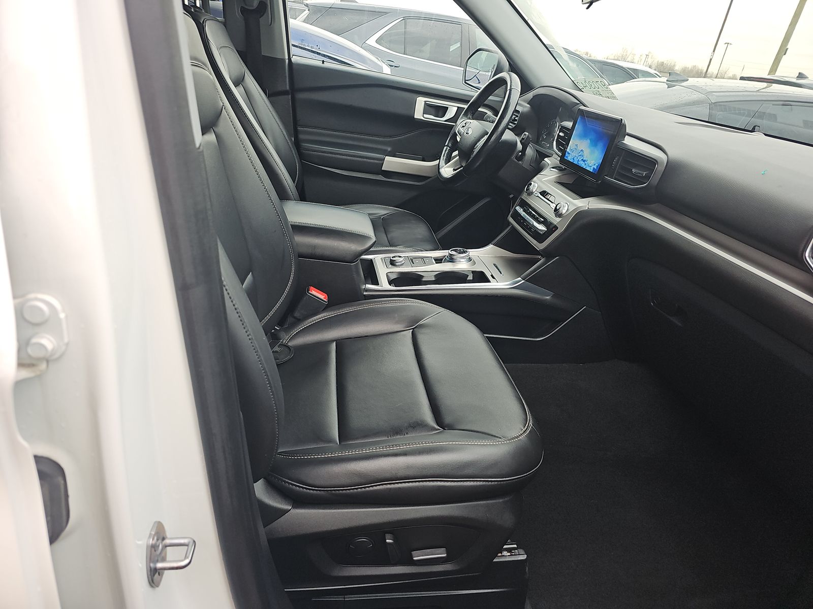 2022 Ford Explorer XLT AWD