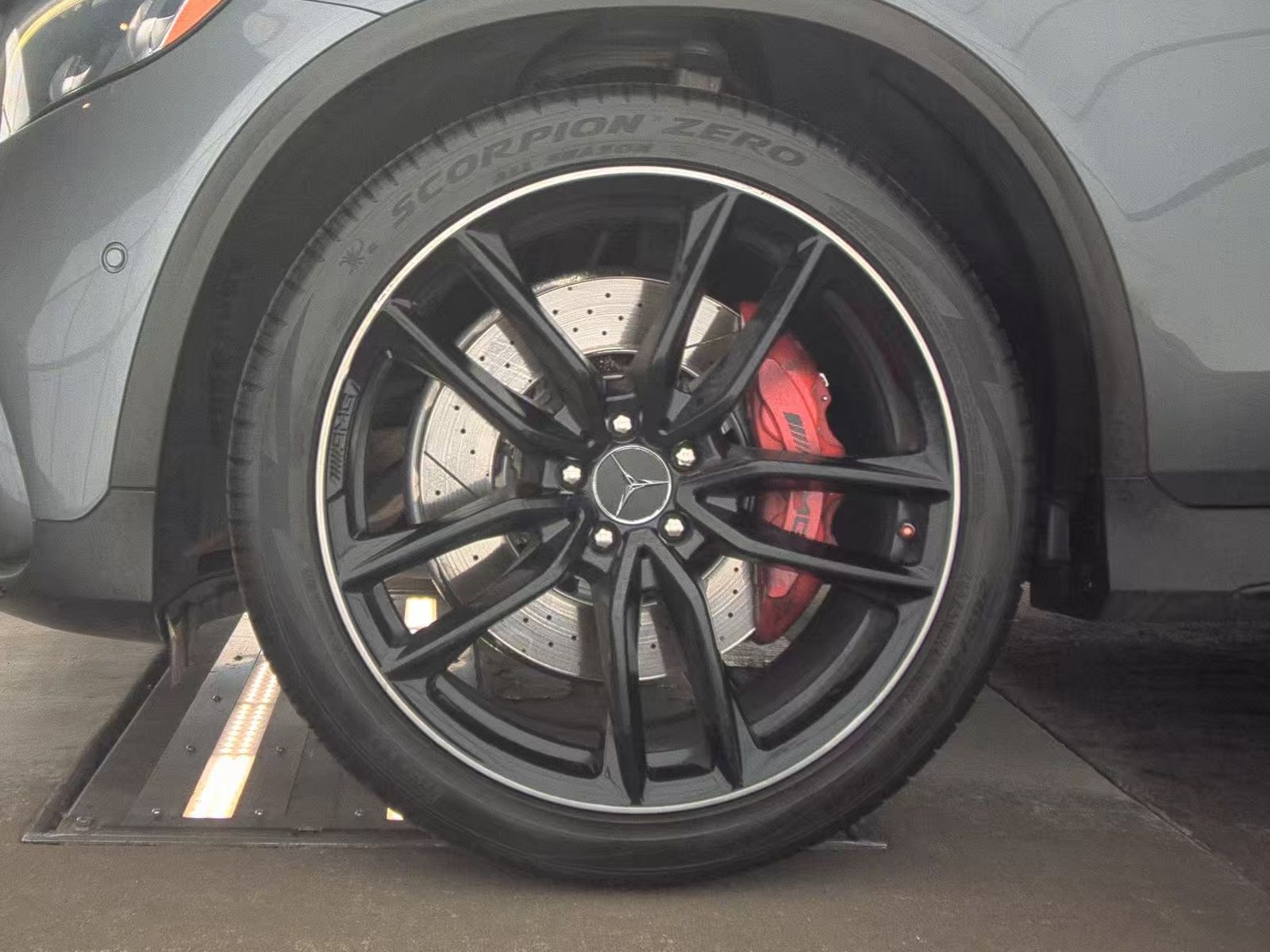 MERCEDES-BENZ GLC-CLASS AMG - 10