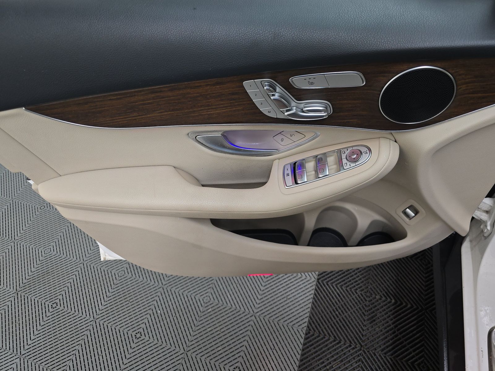 MERCEDES-BENZ GLC-CLASS - 10