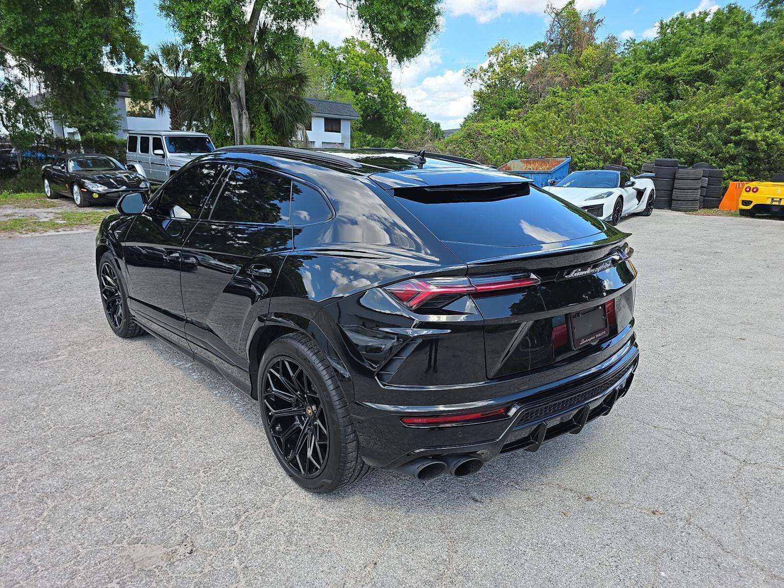 2022 Lamborghini Urus Base AWD