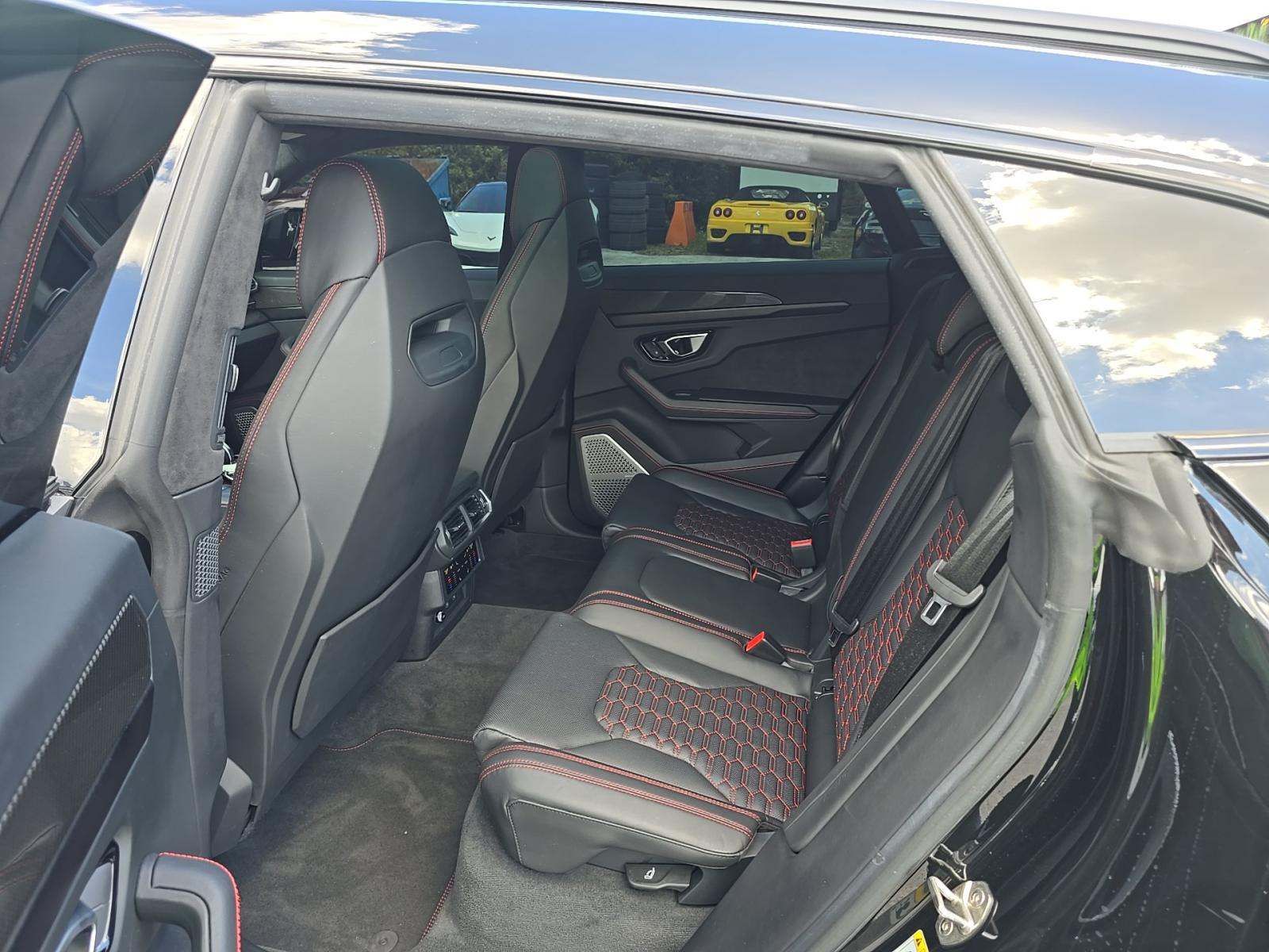 2022 Lamborghini Urus Base AWD