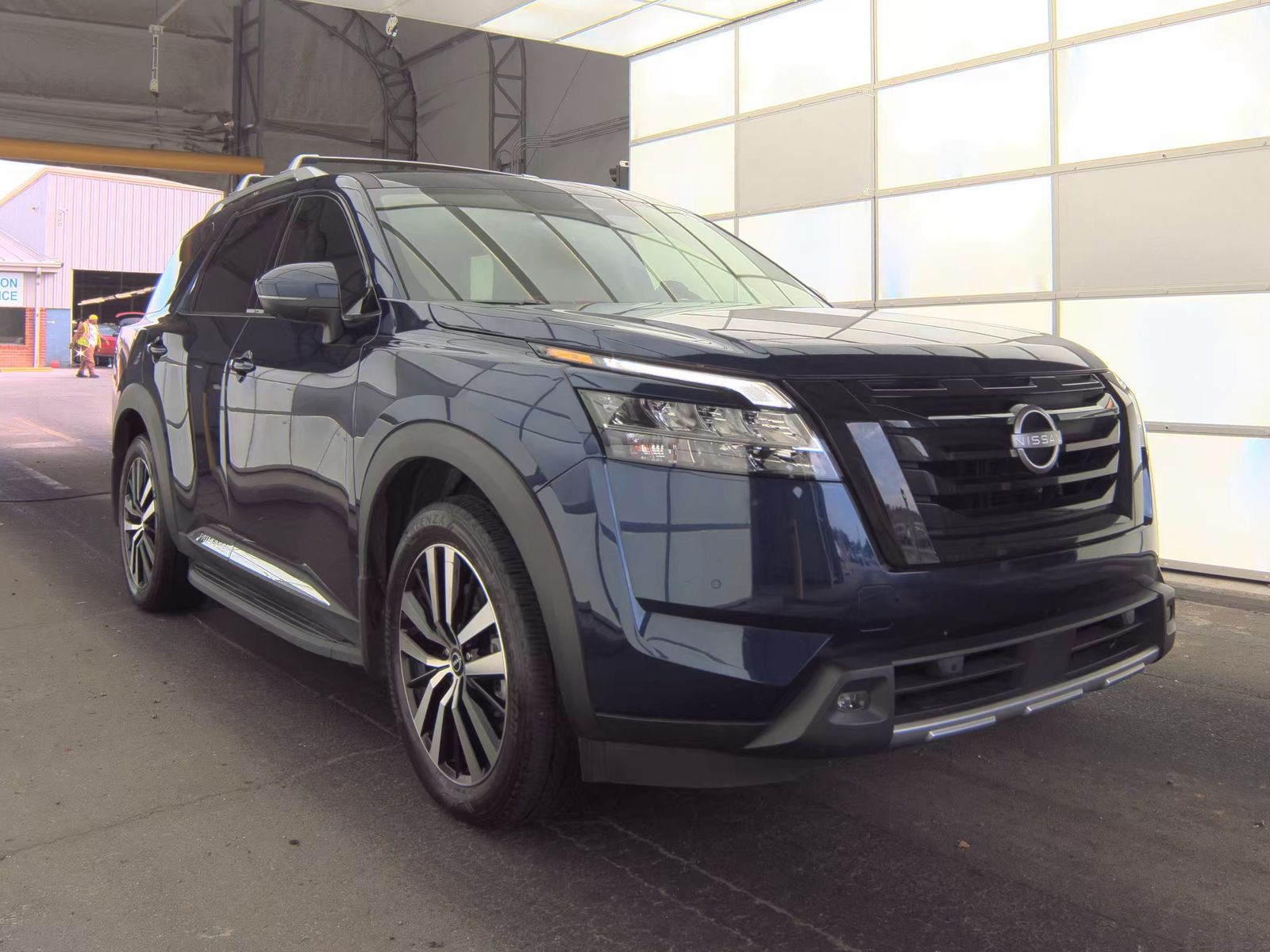 2023 Nissan Pathfinder Platinum AWD