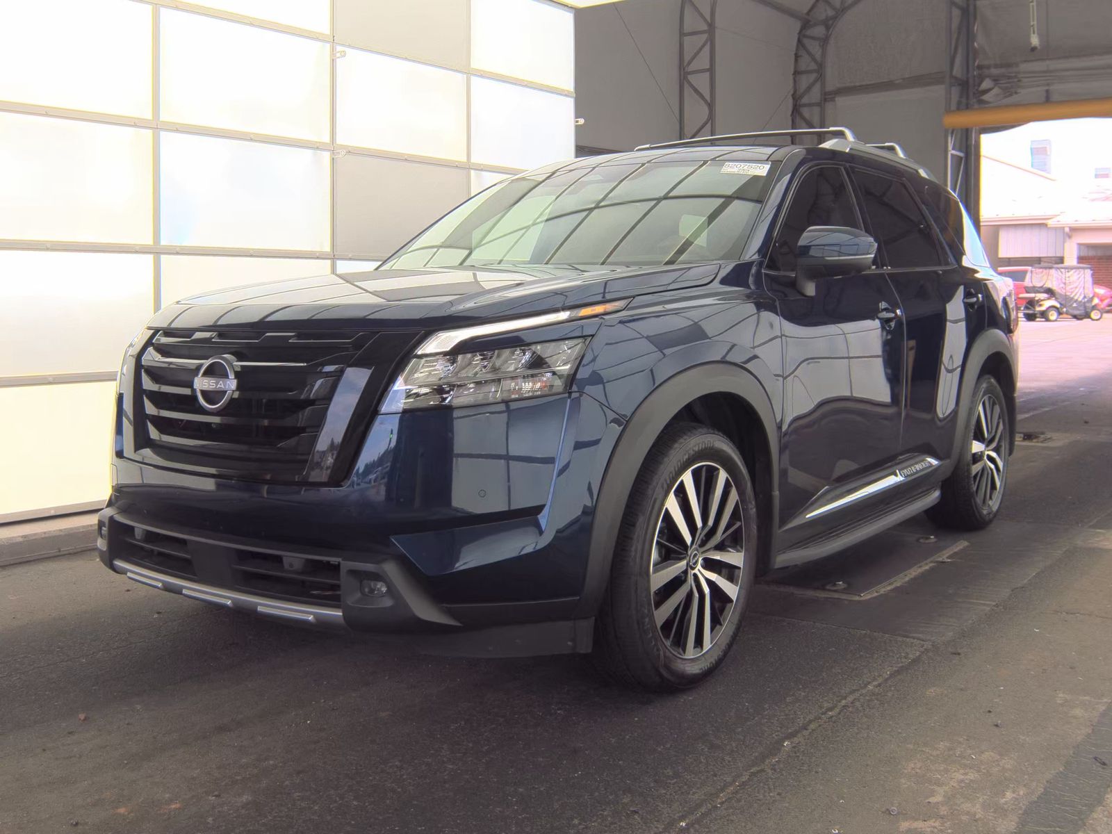 2023 Nissan Pathfinder Platinum AWD