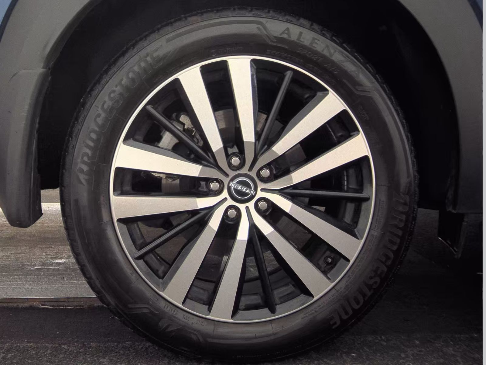 2023 Nissan Pathfinder Platinum AWD